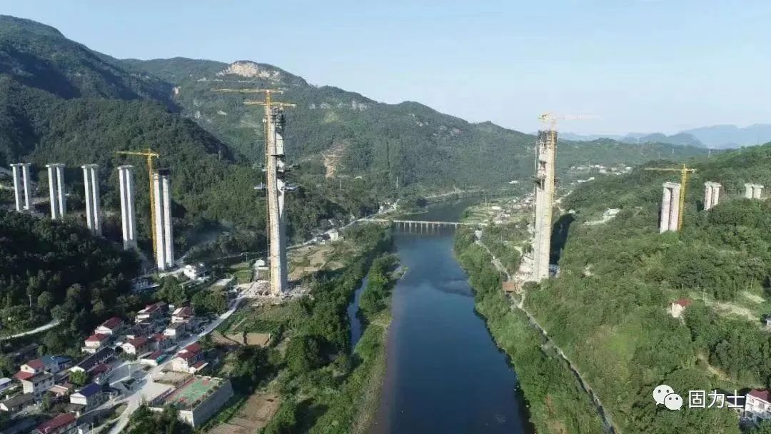 江边乡固力士参与湖南炉慈高速建设，助力区域经济发展